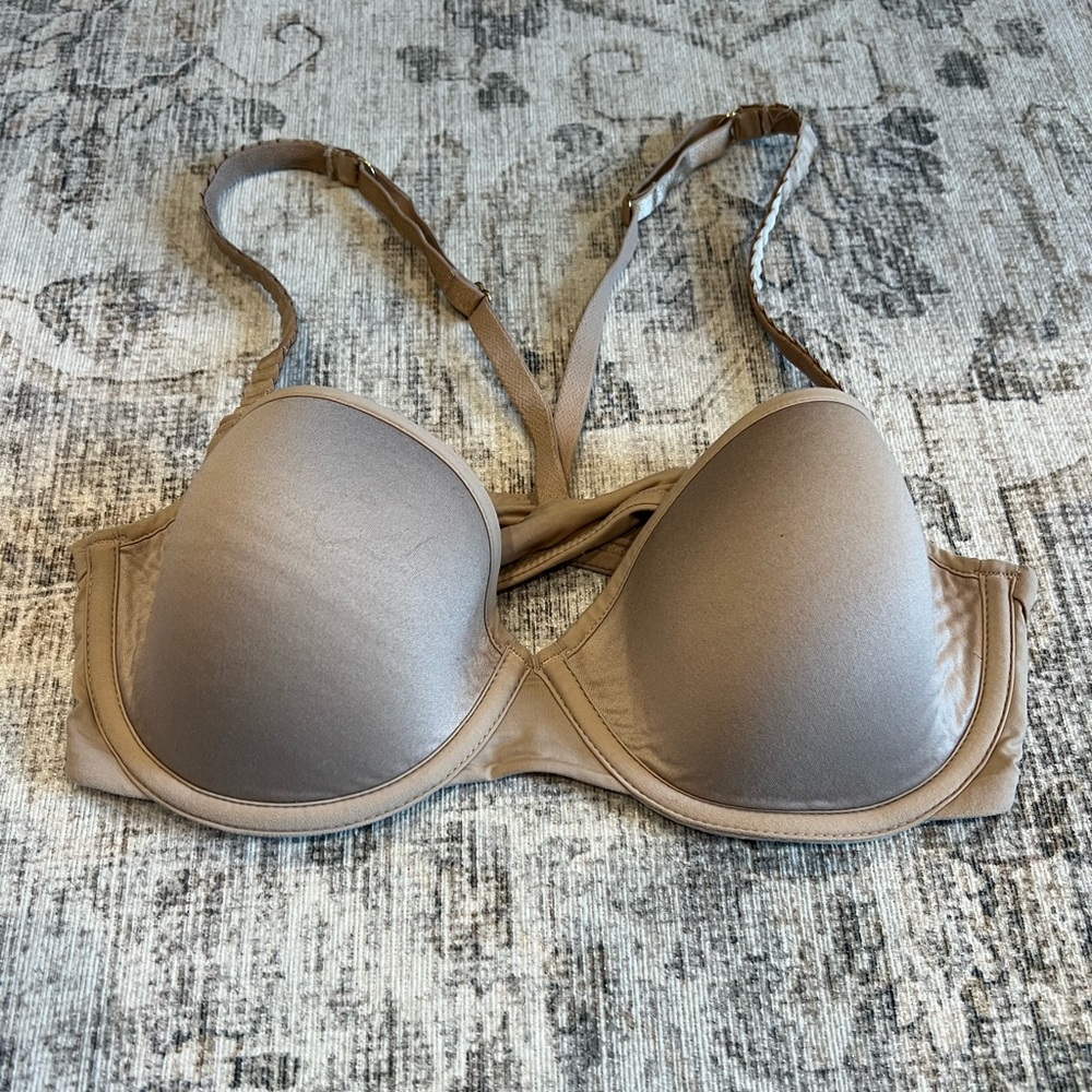 Third Love 36 A1/2 Classic Tshirt Bra. Color: Taupe